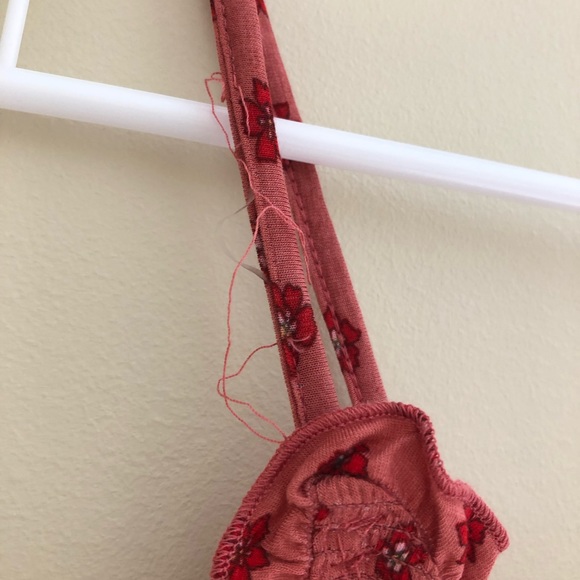 Red daisy print, Cotton On cropped tank, Medium - Picture 5 of 6